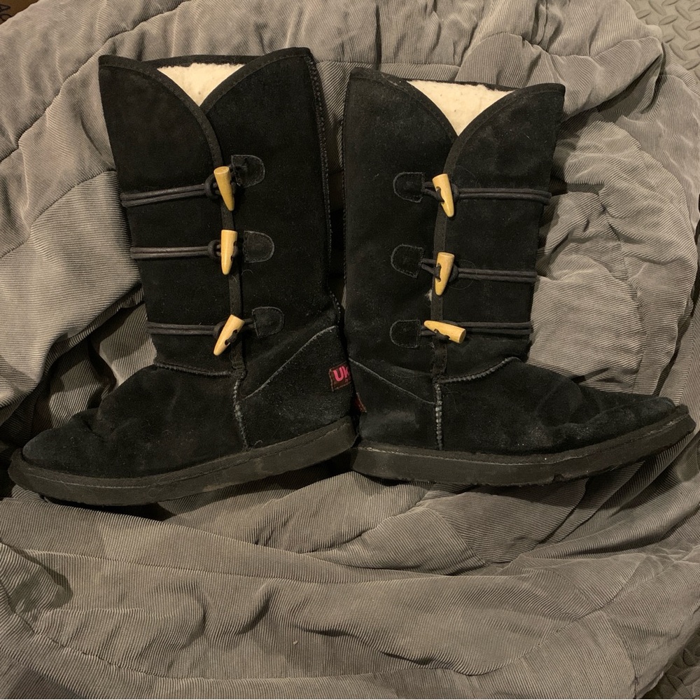 Emu Australia Ukala Black Suede Boots Toggle Closures Merino Wool Size 8 Ugg